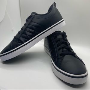 Adidas everyday sneakers, mens 9.5 and amazing clean condition!